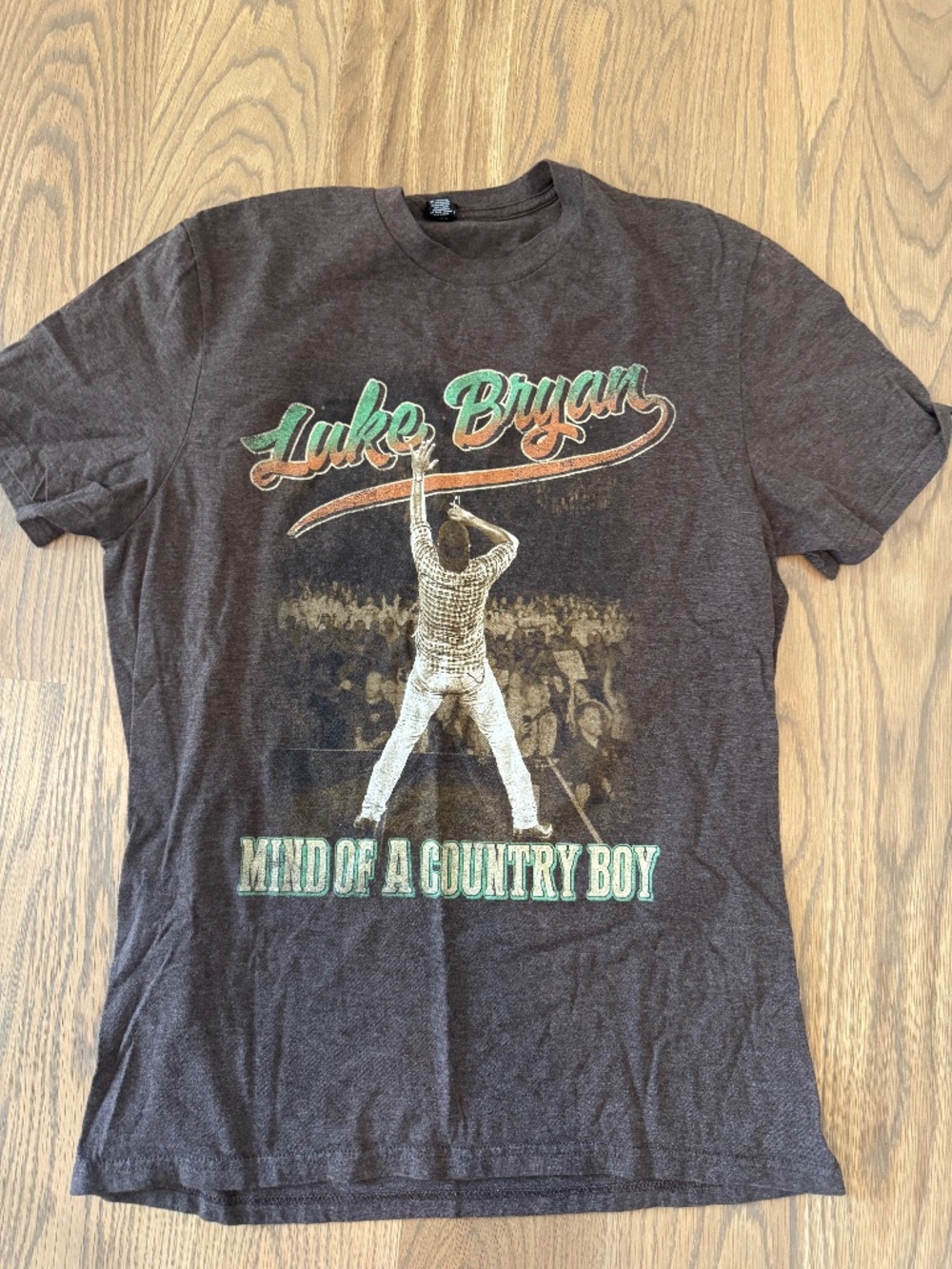Official Luke Bryan Concert T-shirt 2024 - size M